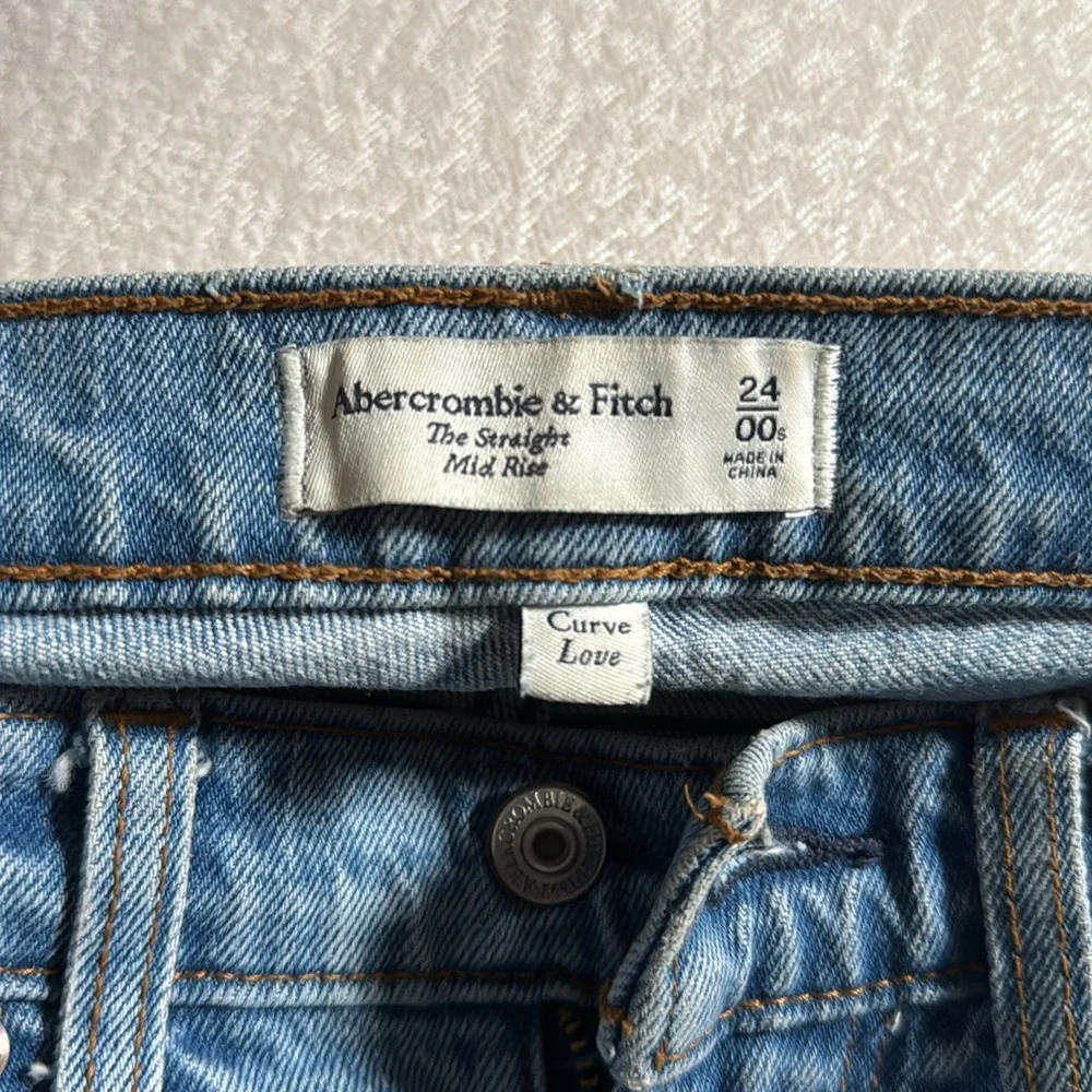 A&F Curve Love Mid-Rise Straight - Picture 6 of 6